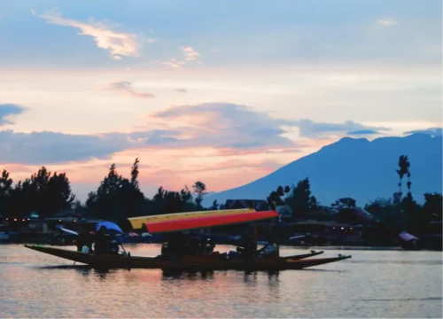 A Glimpse into Kashmir’s Beauty Valley Voyagers 3